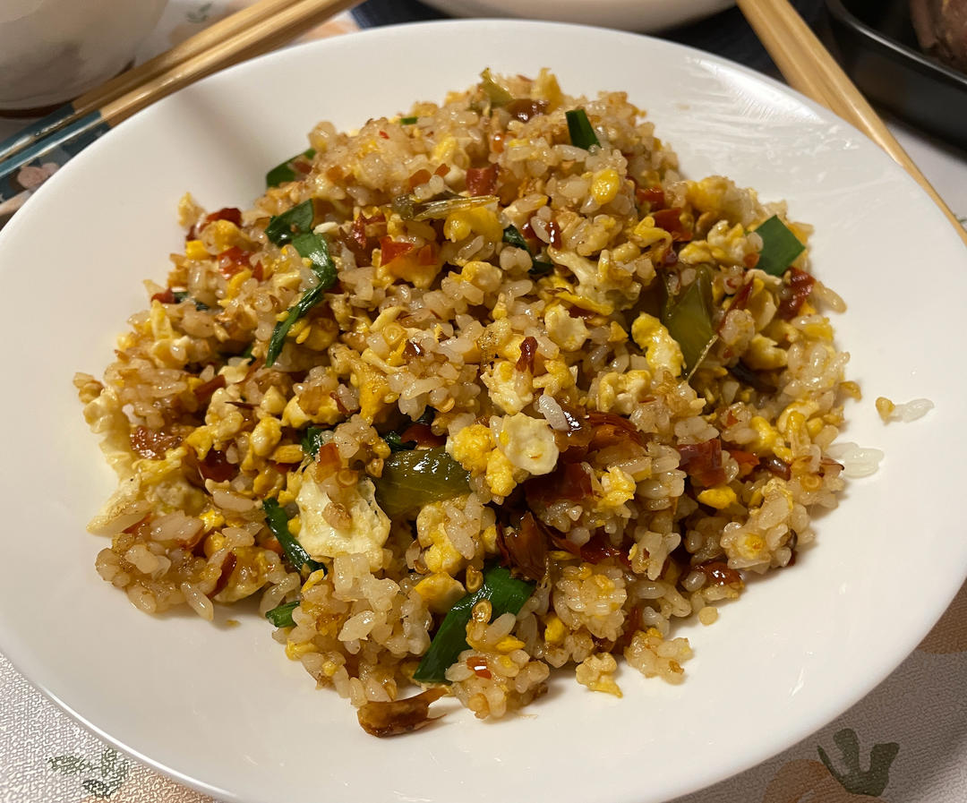 随意鸡蛋饼-有什么放什么的简易鸡蛋饼好吃到飞起