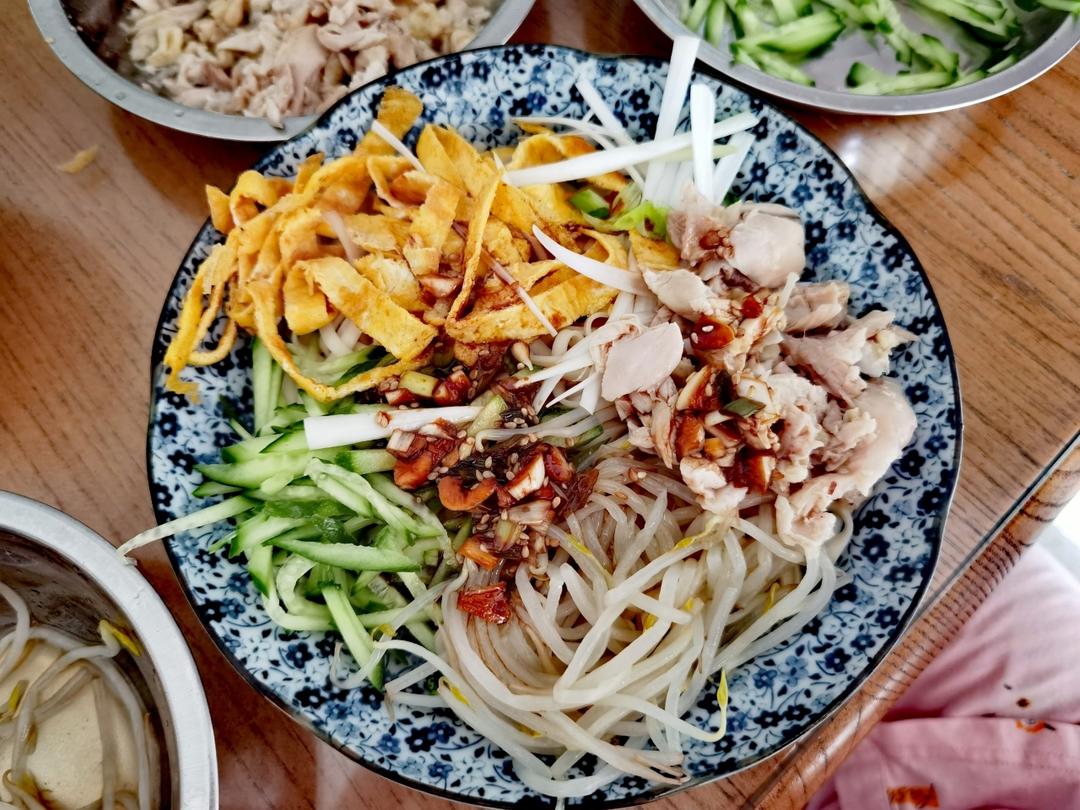 鸡丝凉面(快手菜)