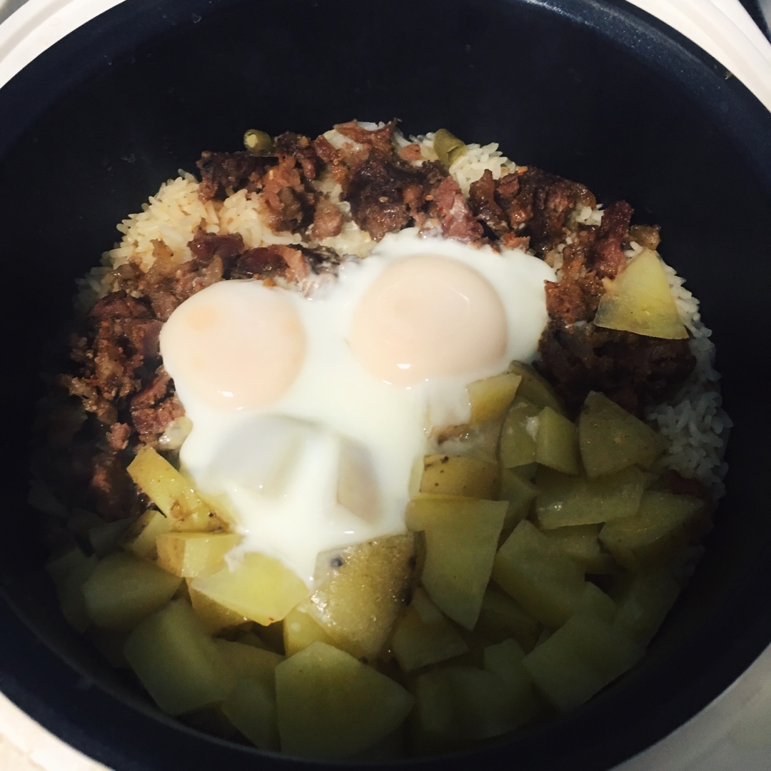 【电饭煲腊肠煲仔饭】