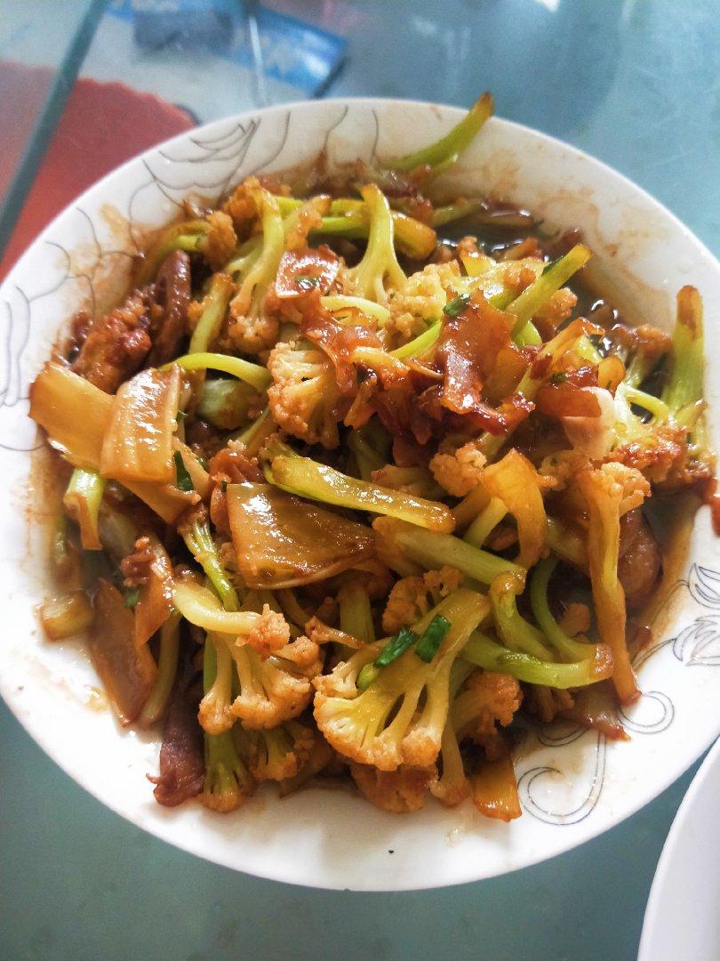 有饭店味道的干锅花菜喔