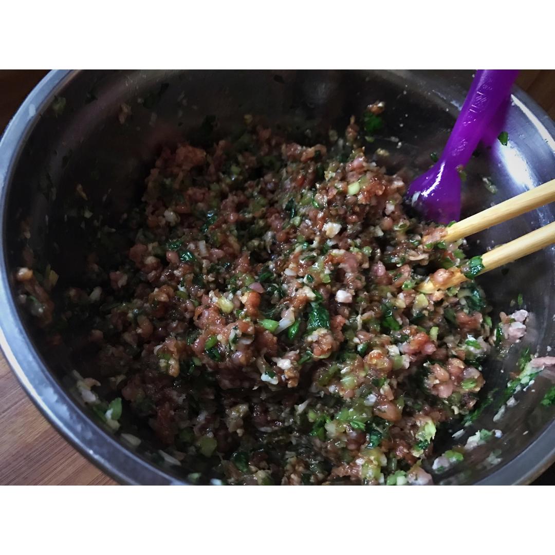 芹菜猪肉大馅饺子