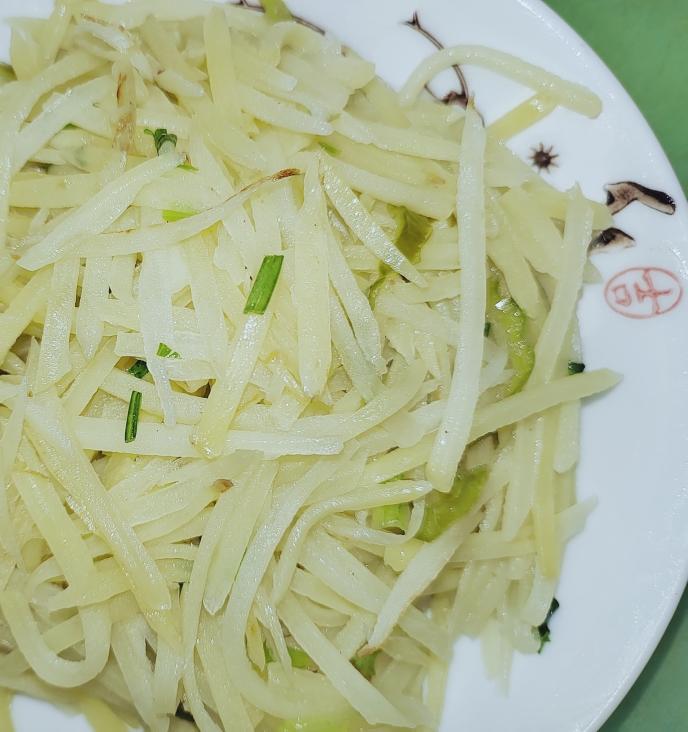 饭店脆脆的酸辣土豆丝家常做法
