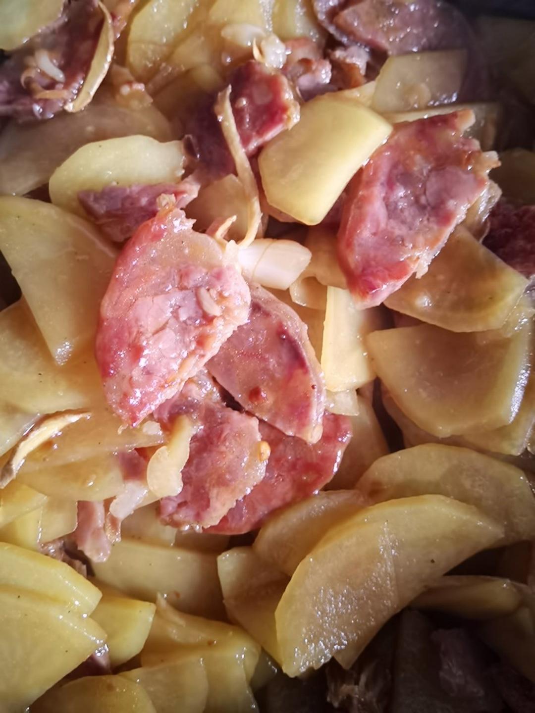 酱香土豆炒腊肠