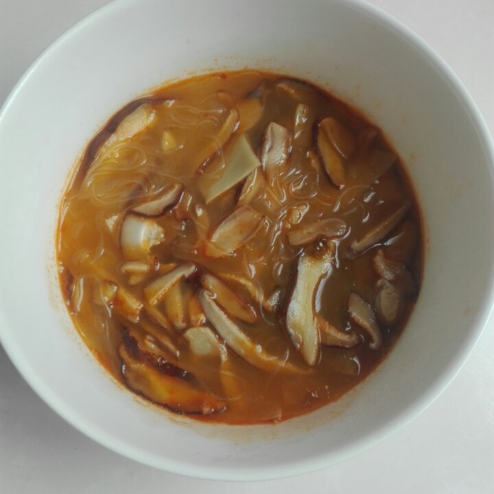 蘑菇粉丝汤