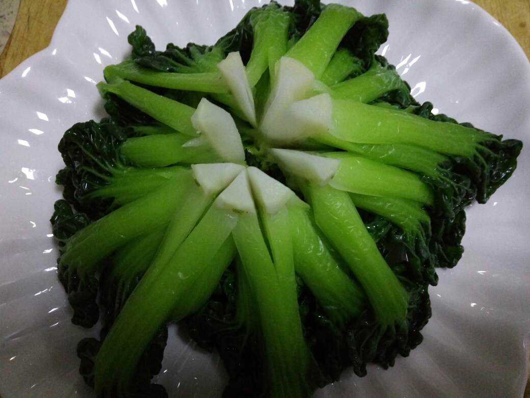浇汁菊花菜的做法 步骤3
