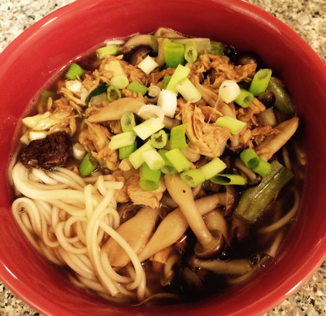 糖不甩的甜不辣做的香菇鸡丝面