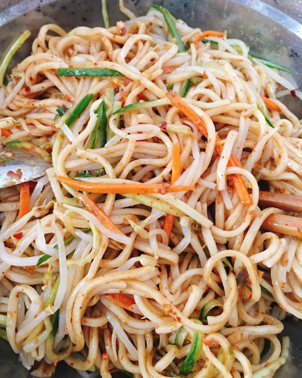 姥姥的爽口凉面！（干拌挂面）