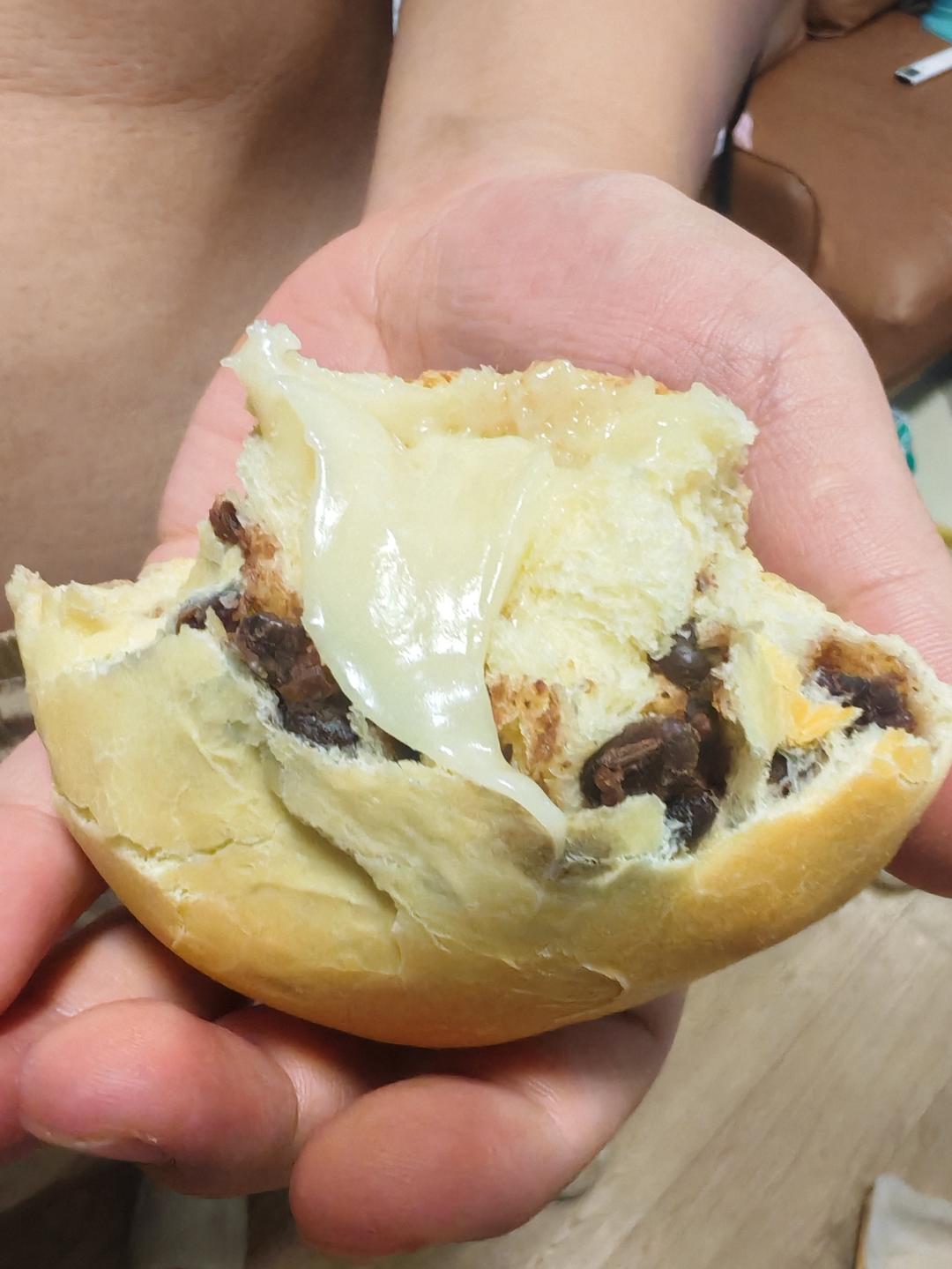 抹茶+红豆+麻薯！这CP做的面包能不好吃？💚 糯叽叽会拉丝，绝了！