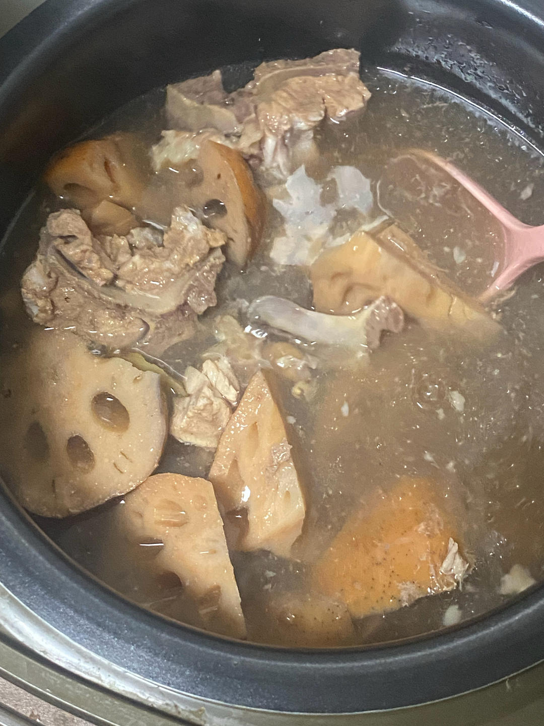 广东靓汤之
莲藕猪骨汤