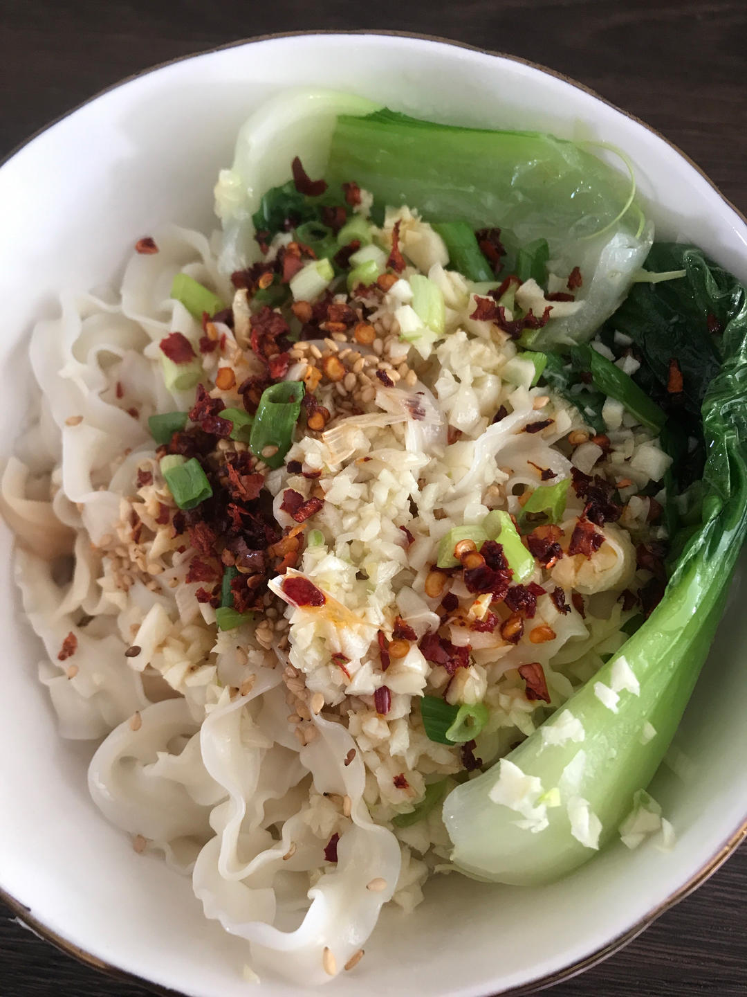 十分钟就能吃上的超简单油泼面