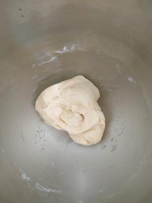 酥到掉一地渣的蛋黄酥(非常好操作、不破皮)的做法 步骤2
