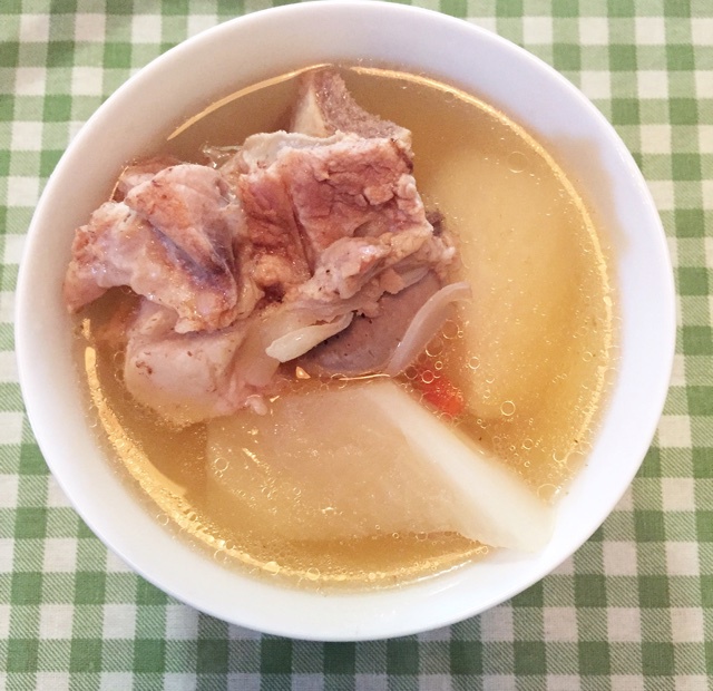 温补萝卜龙骨汤