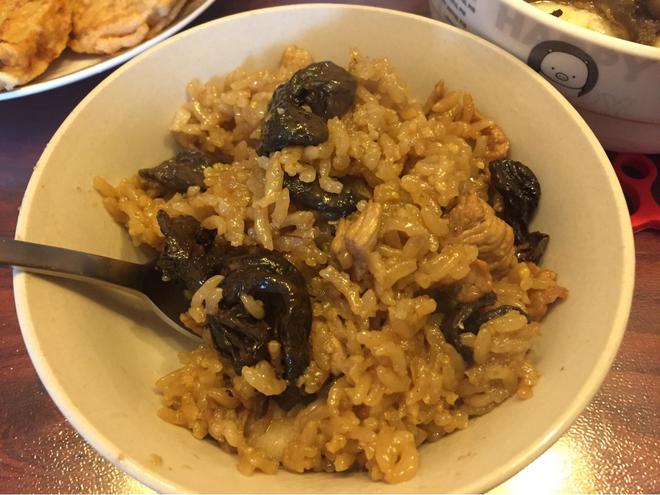 蘑菇肉米饭的做法