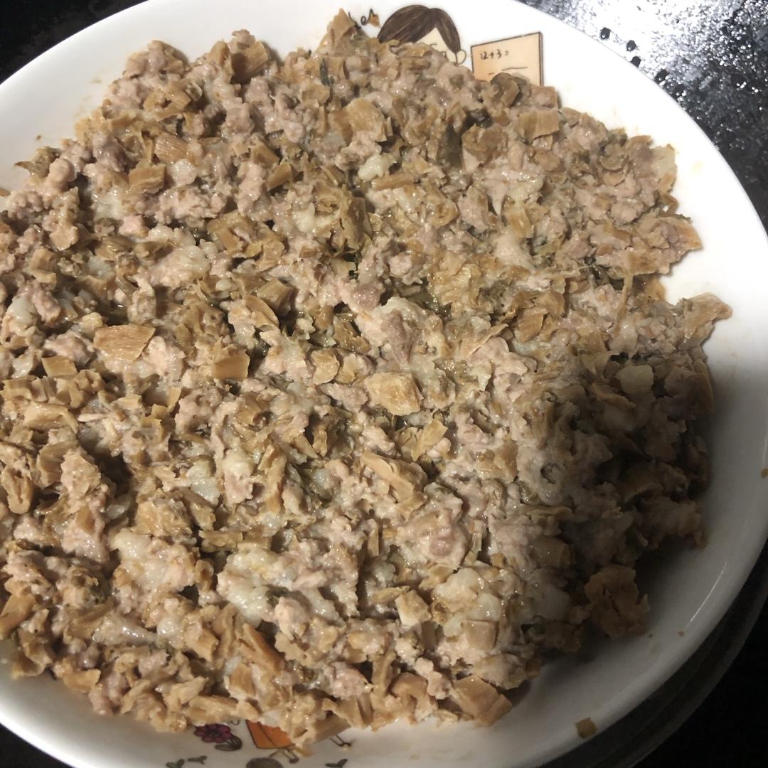 梅菜咸蛋蒸肉饼