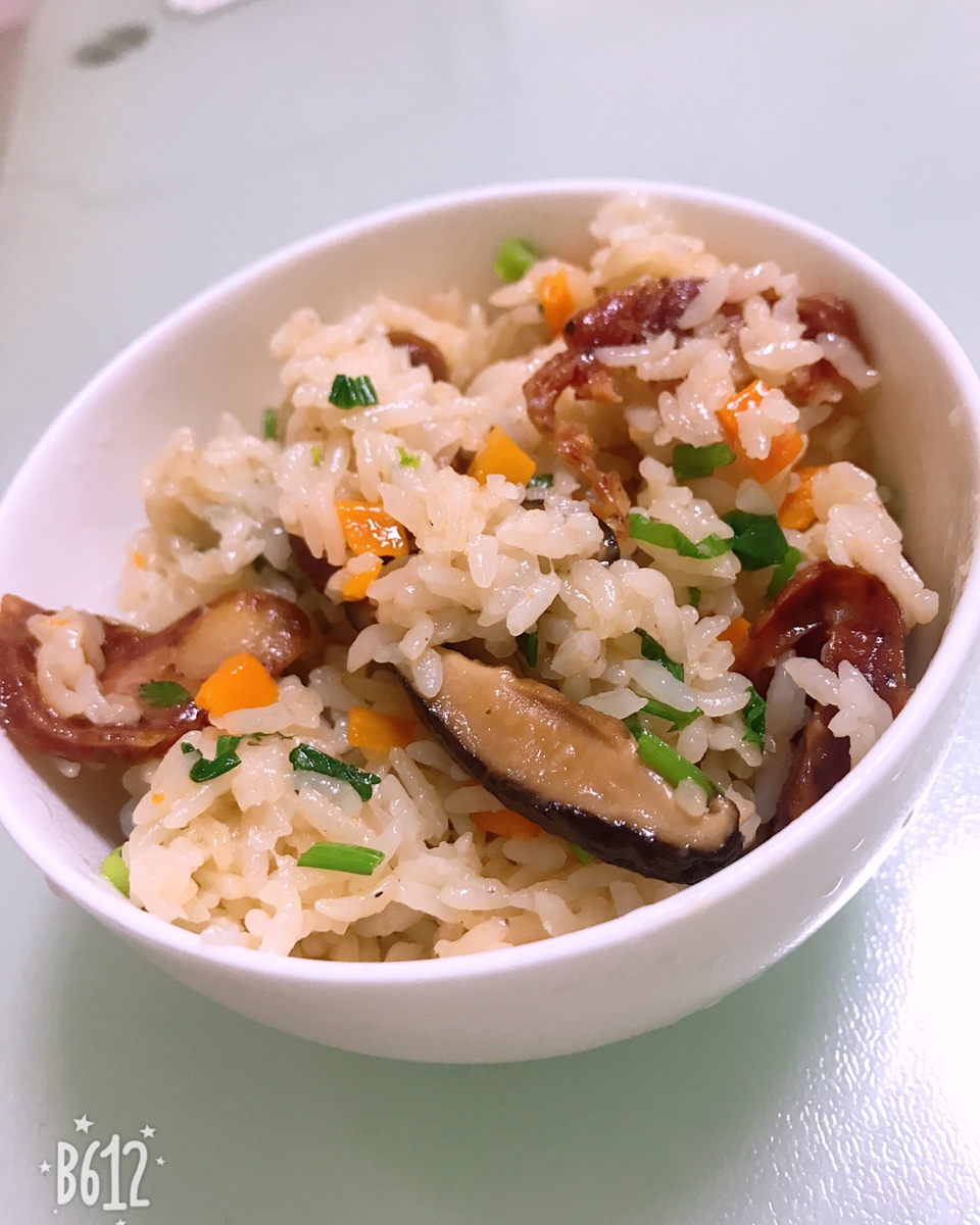 香菇辣肠焖饭 Fried Rice With Sausage &Mushroom