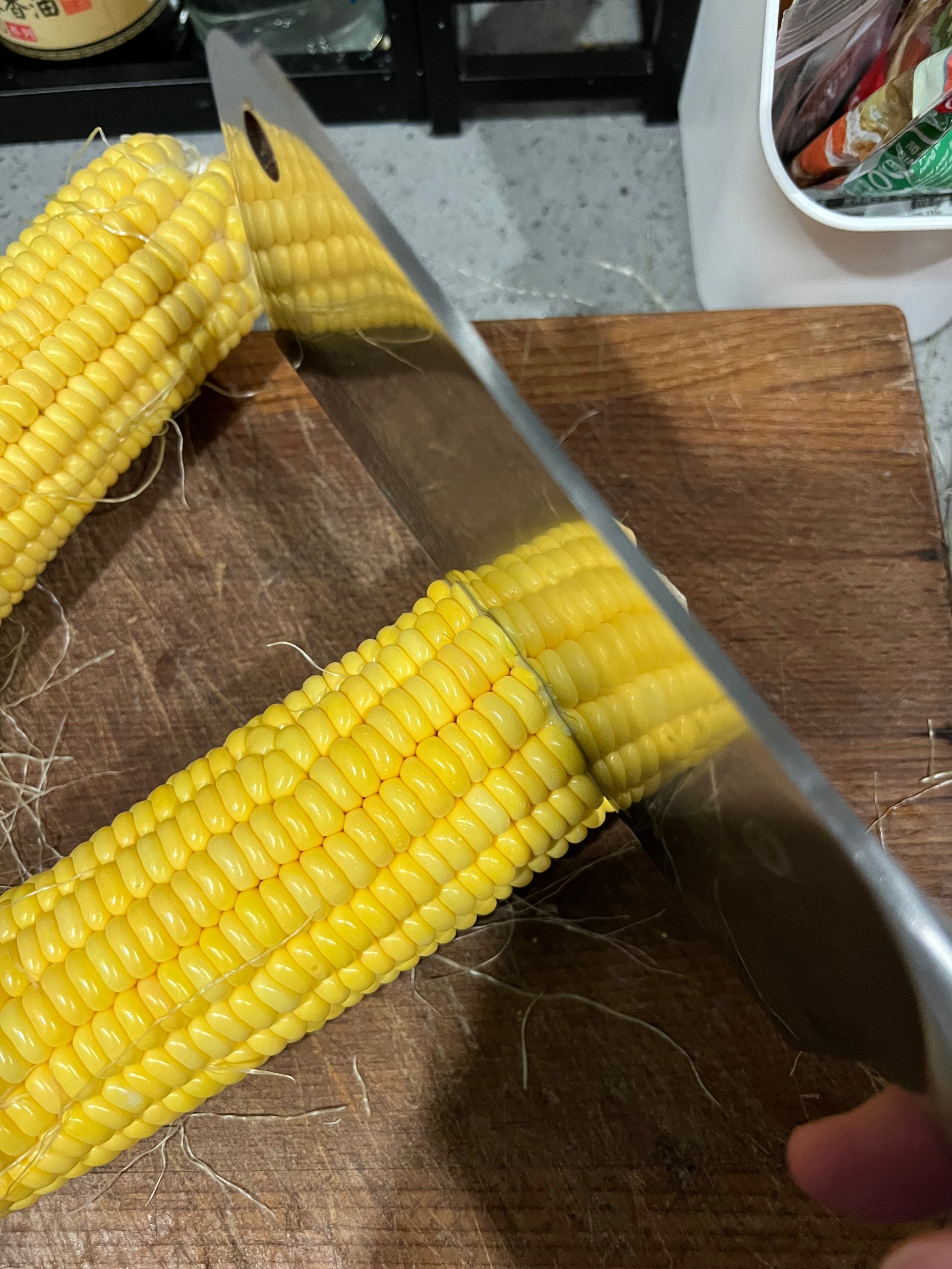 【切】玉米段的做法 步骤2