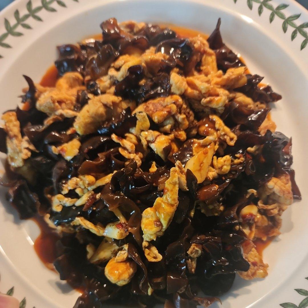 鱼香黑木耳炒蛋（泡发黑木耳）