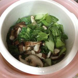 香菇青菜汤（宿舍炖锅简易版）的做法 步骤4