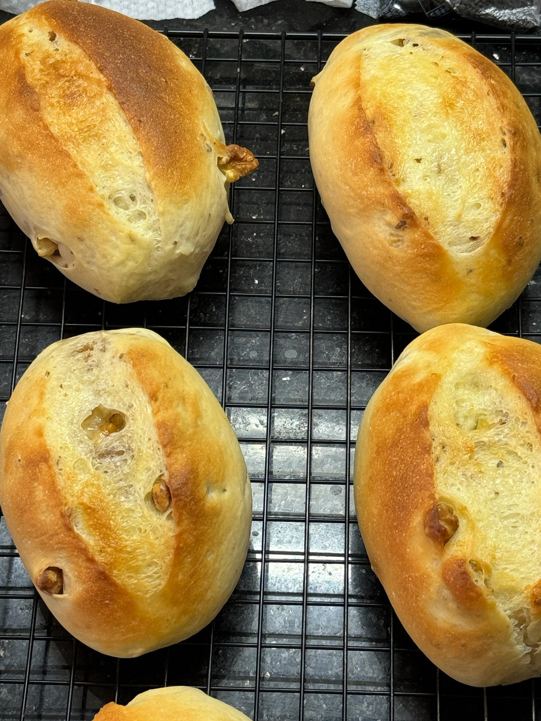 经典奶盐风味，鲜奶核桃盐面包