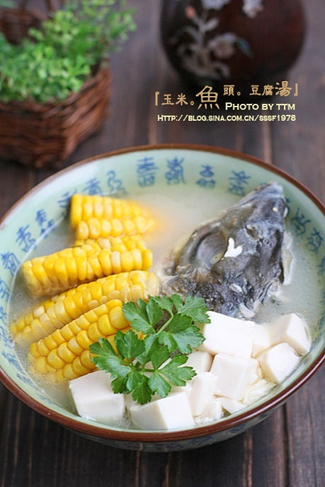 玉米鱼头豆腐汤的做法