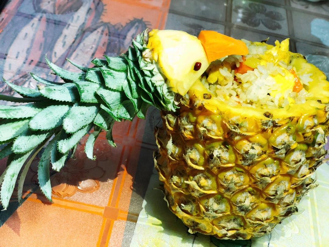 鸟语花香菠萝炒饭