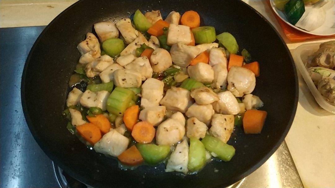 胡萝卜黄瓜鸡胸肉