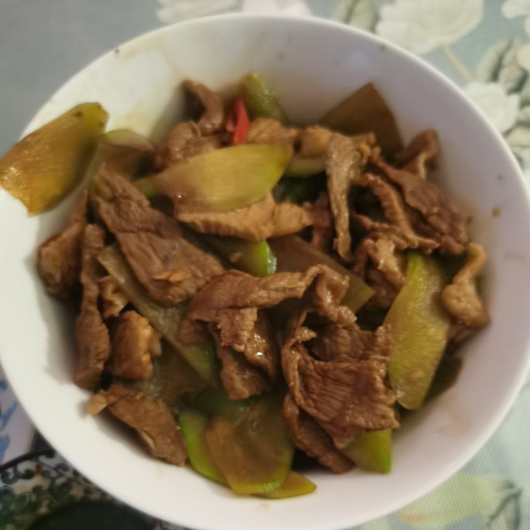 土豆烧肉片