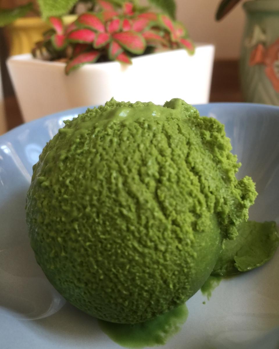 抹茶白巧冰淇淋