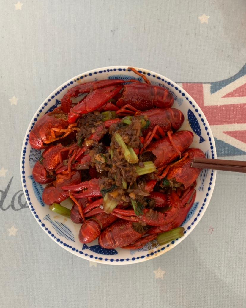 橘丽丝的蒜蓉小龙虾