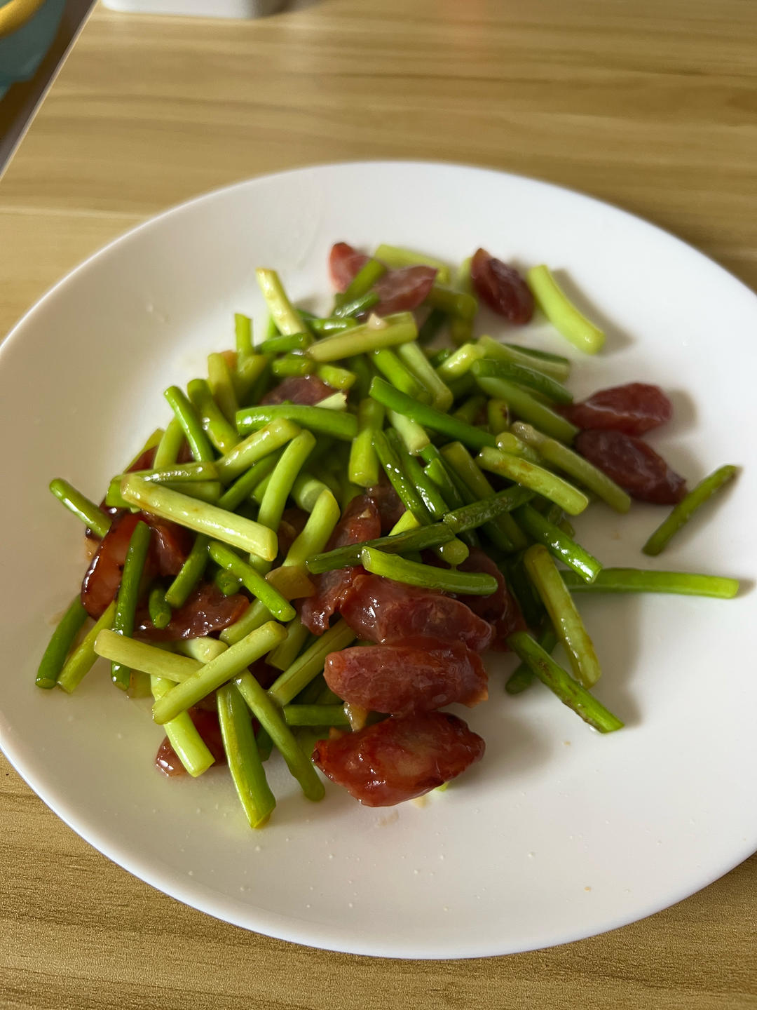 腊肠炒蒜苔