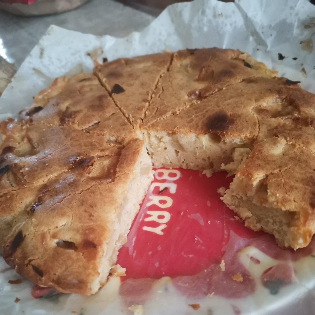 简单到只需所有材料混一起烤一烤的苹果蛋糕！