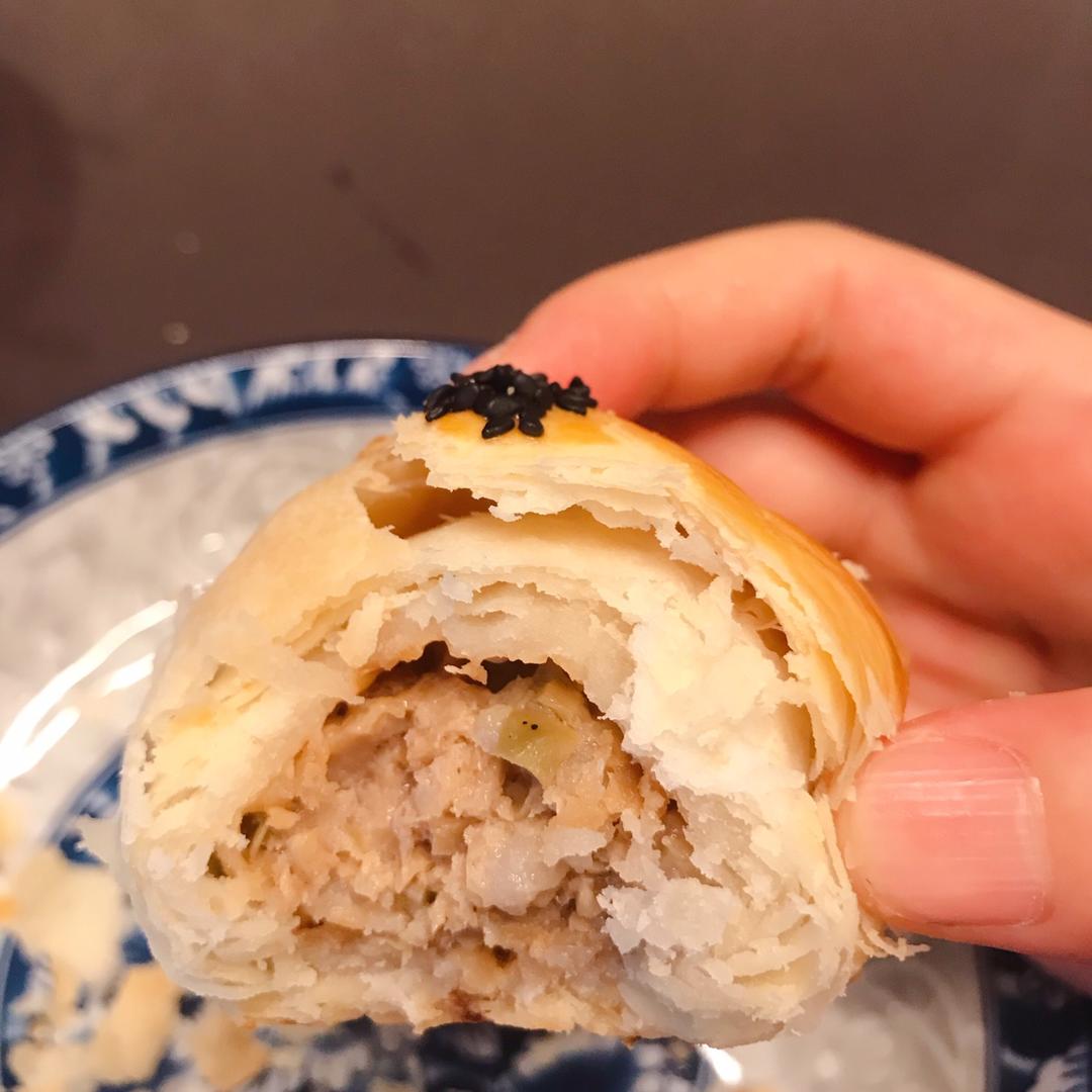 鲜美多汁的——榨菜鲜肉月饼