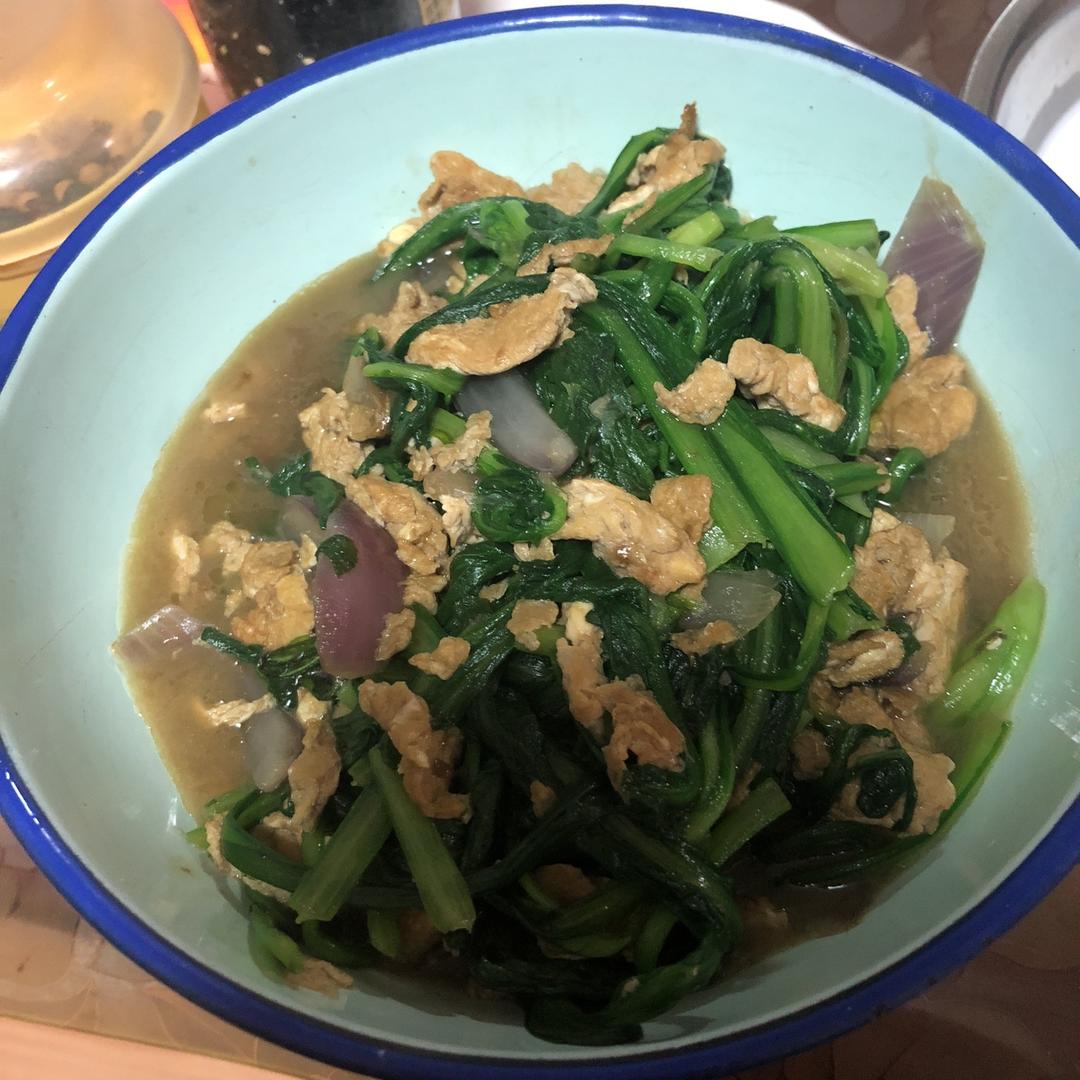 茼蒿炒鸡蛋