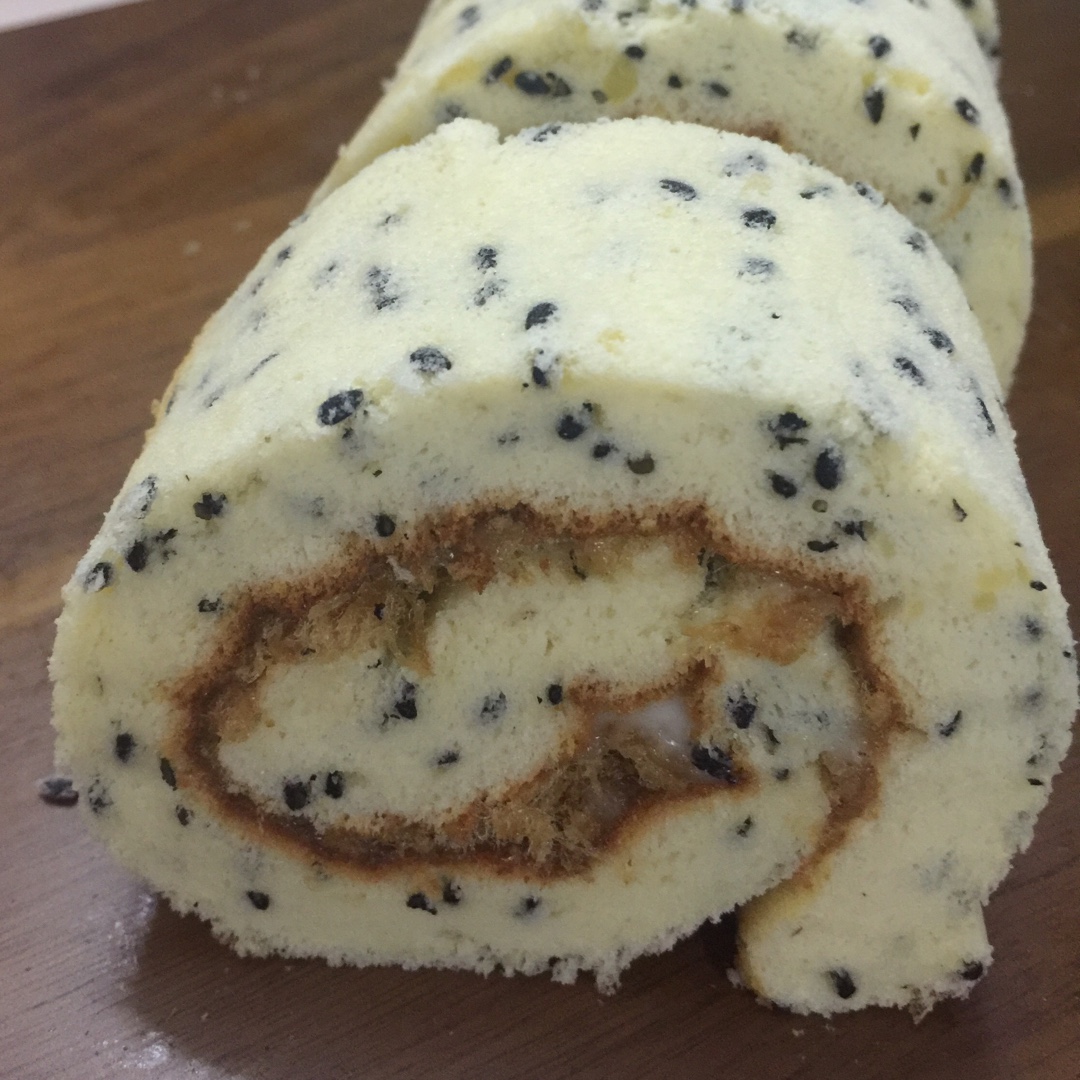 酸奶黑芝麻肉松卷