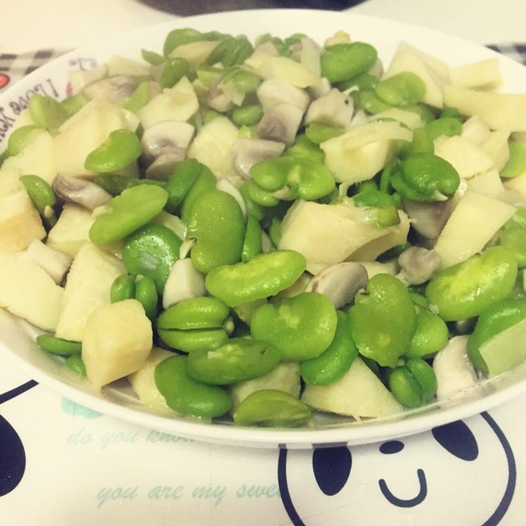 蘑菇豆瓣炒冬笋