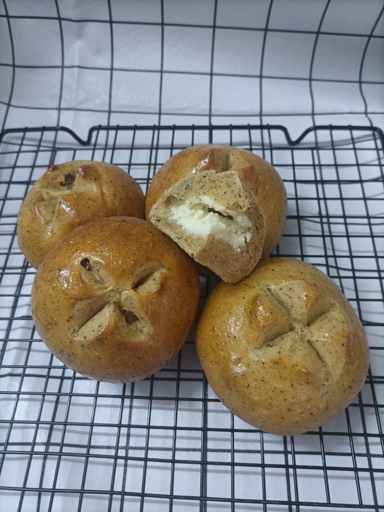 冬日里的小满足-红茶奶油提子面包