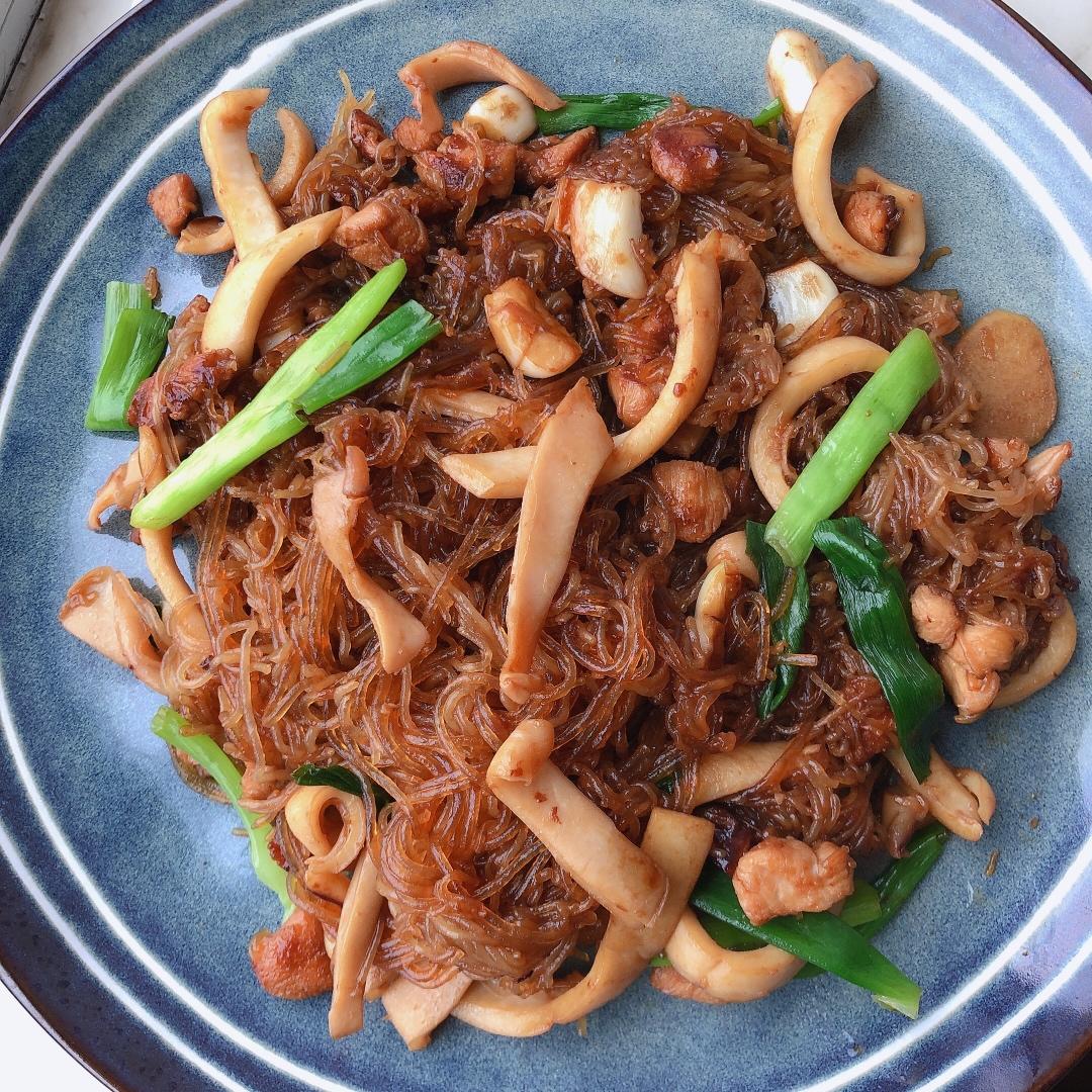 鱿鱼仔粉丝煲
