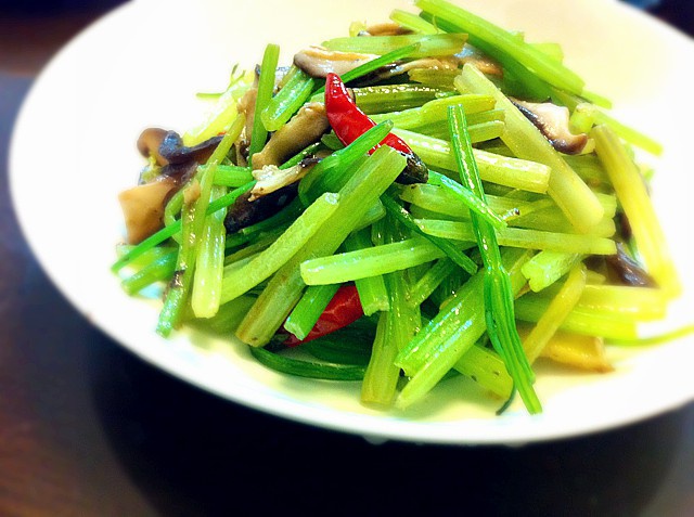pan小月做的炝炒芹菜