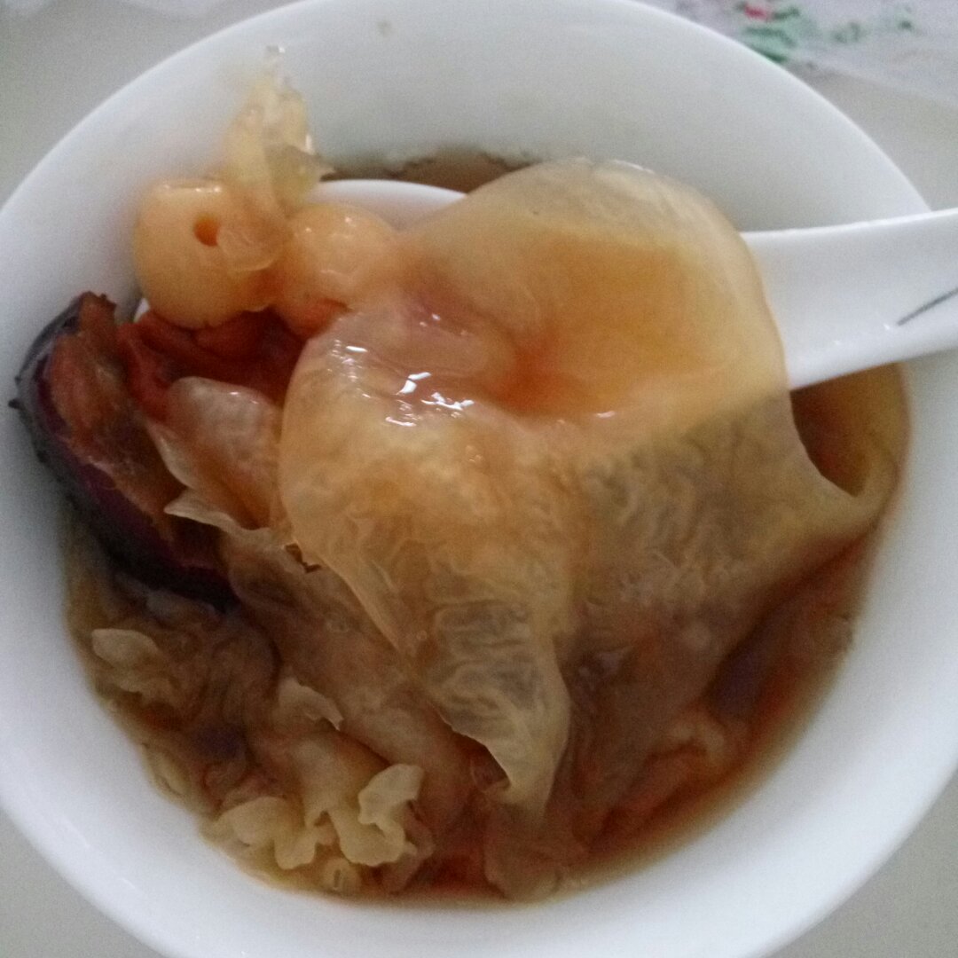 红枣银耳莲子羹