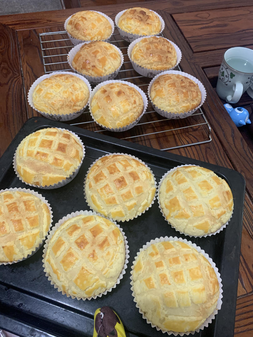 好吃到极致经典脆皮菠萝包