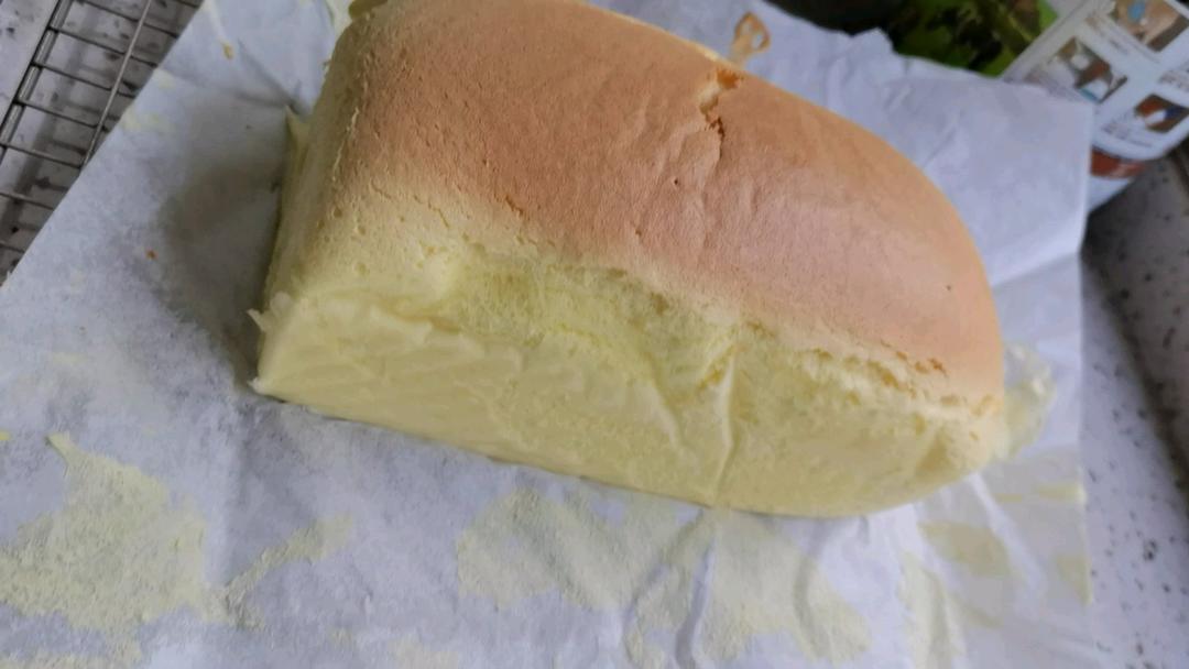 堪比柯基屁股
爆浆芝士🧀古早蛋糕