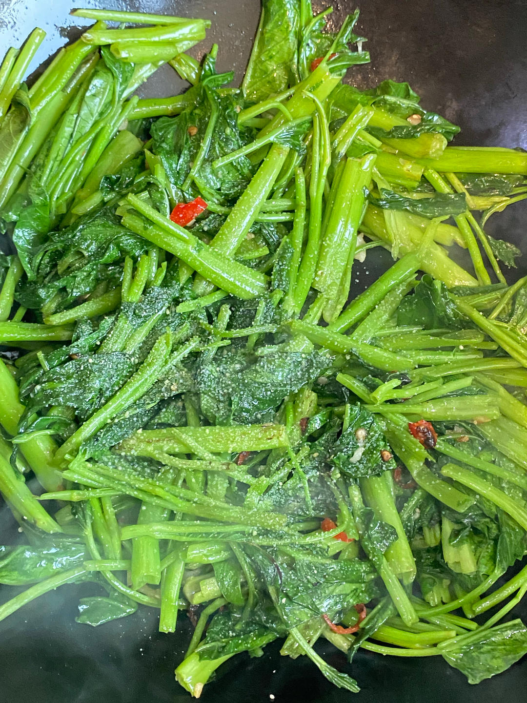 今年才知道，原來粗的空心菜要這么炒！的做法 步驟7