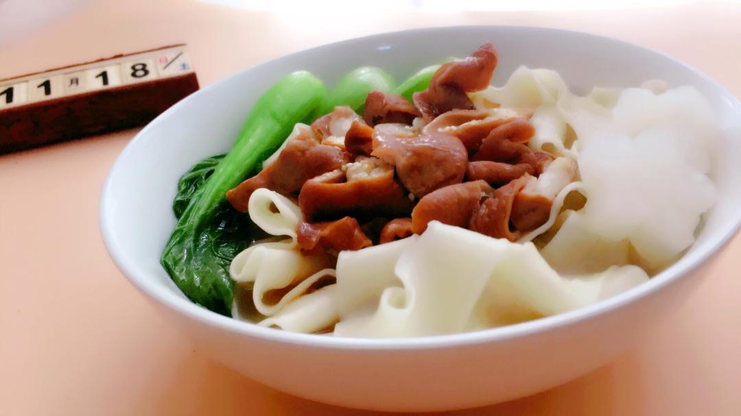 夏天里的雾淞做的大肠浇头面