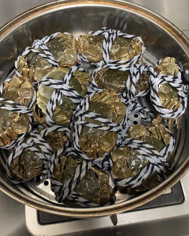 雪落下的声音做的清蒸大闸蟹