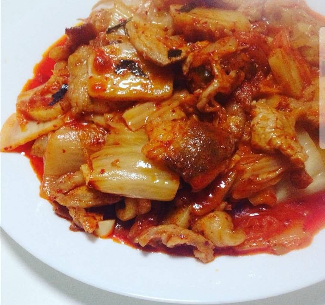 辣白菜炒五花肉