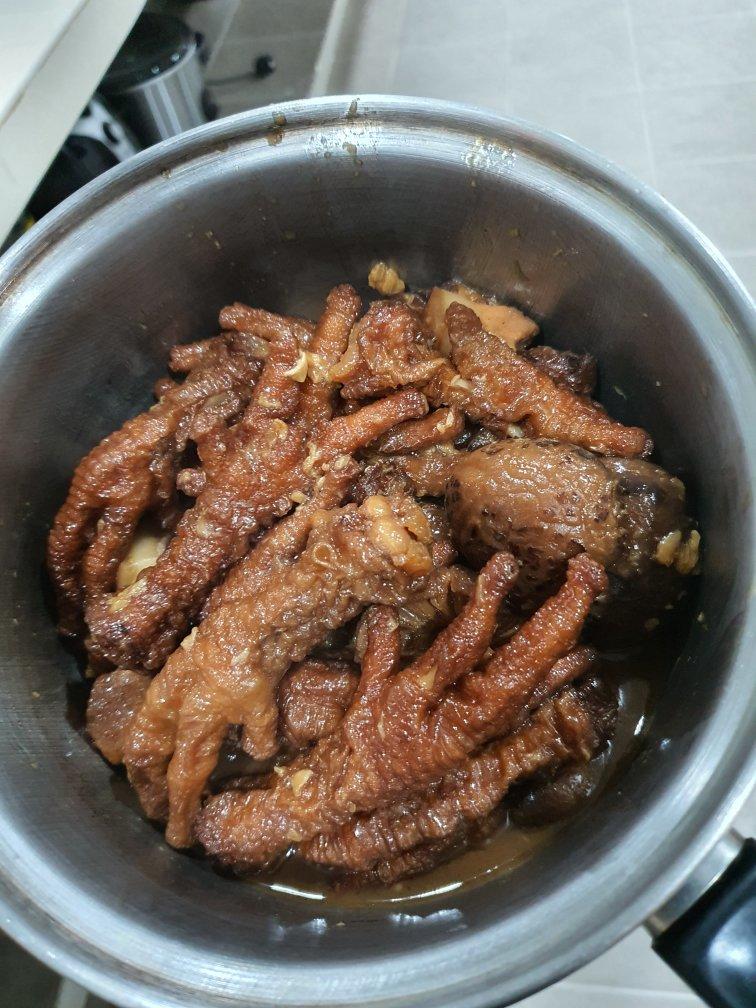 2人份 冬菇闷鸡脚