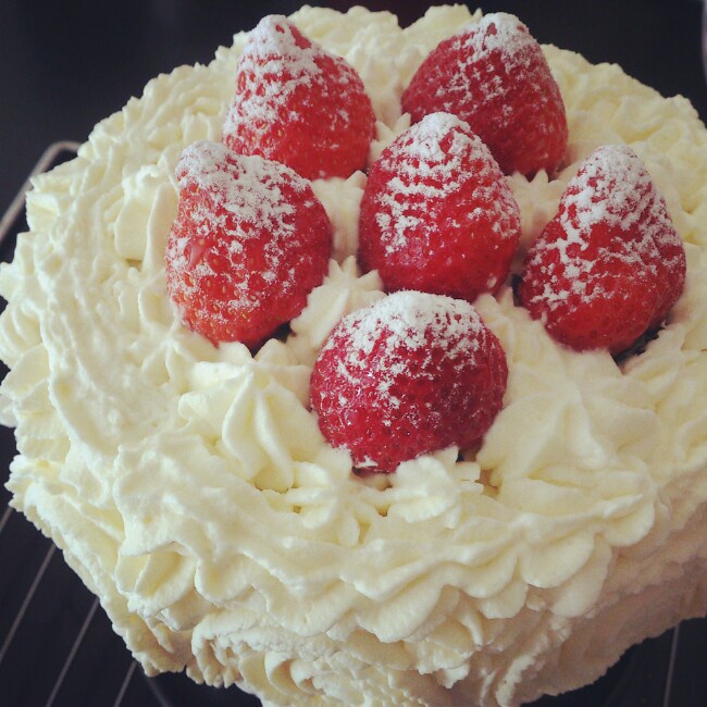 鲜奶油草莓蛋糕