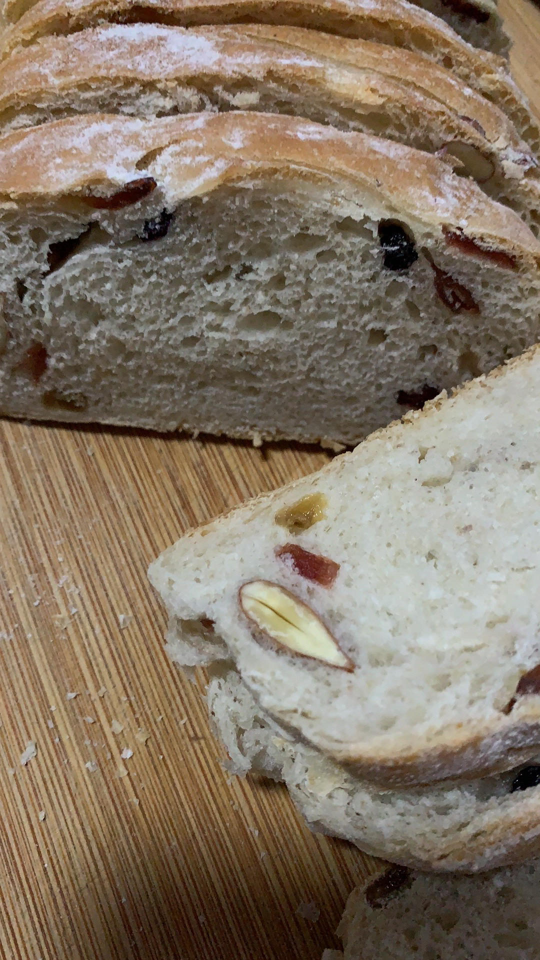 全麦蔓越莓核桃软欧包