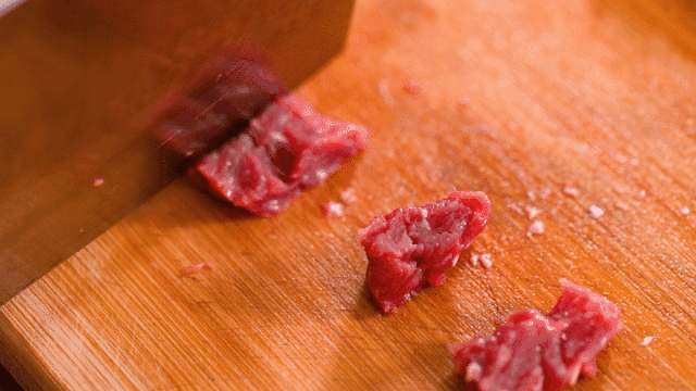 【私房小厨】追剧小零食---牙签牛肉的做法 步骤2