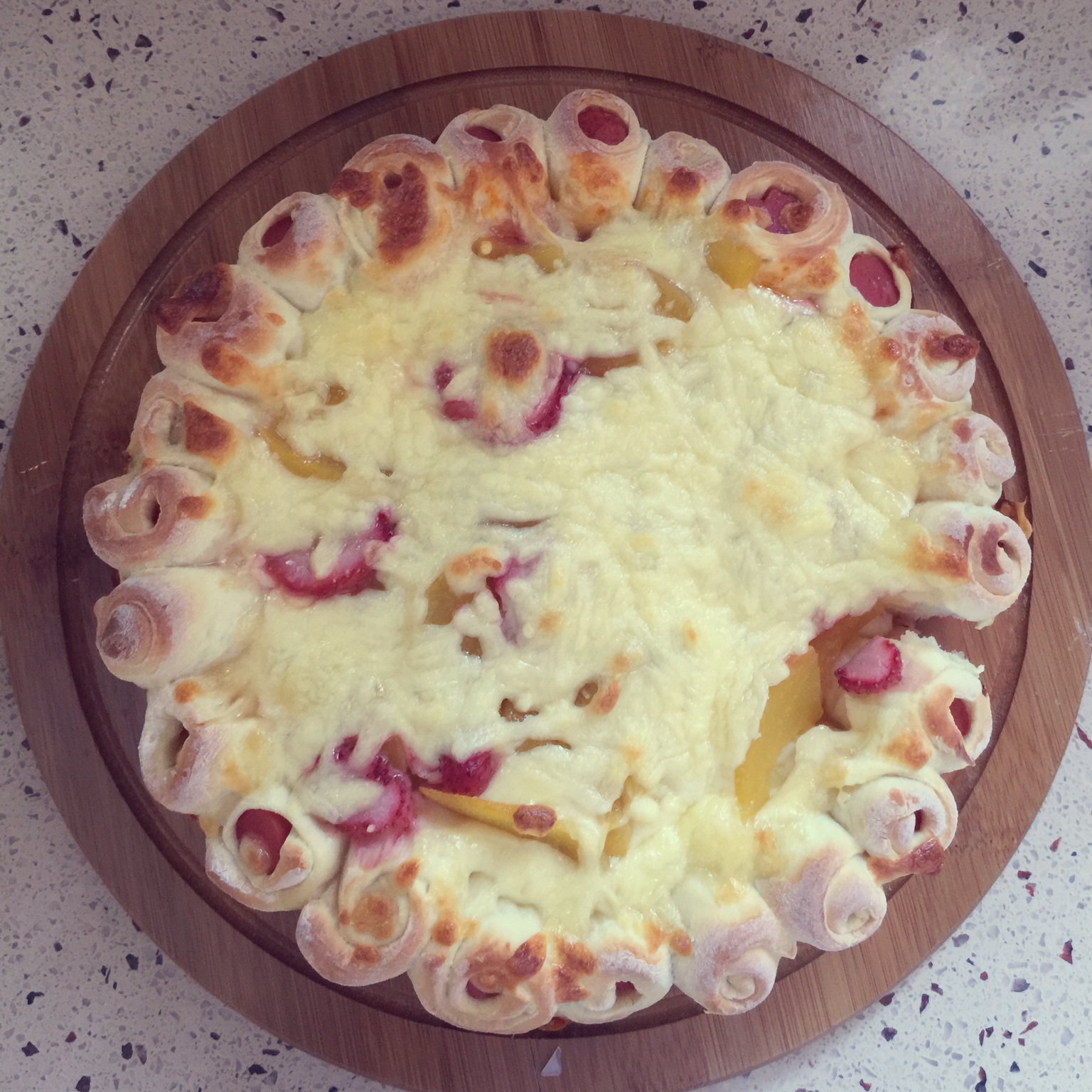 美味水果花边披萨